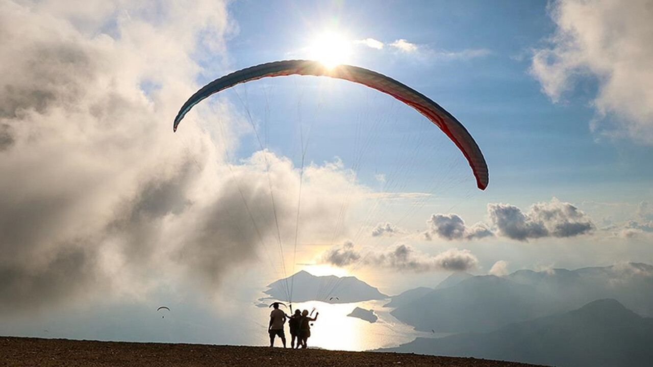 Alanya’da yamaç paraşütü faciası! Belaruslu kadın turist hayatını kaybetti