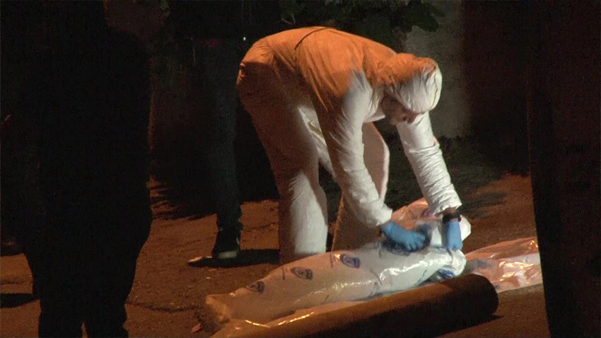 Pendik'te korkunç olay: Sokağa giriş çıkışlar kapatıldı Pendik'te korkunç olay: Sokağa giriş çıkışlar kapatıldı