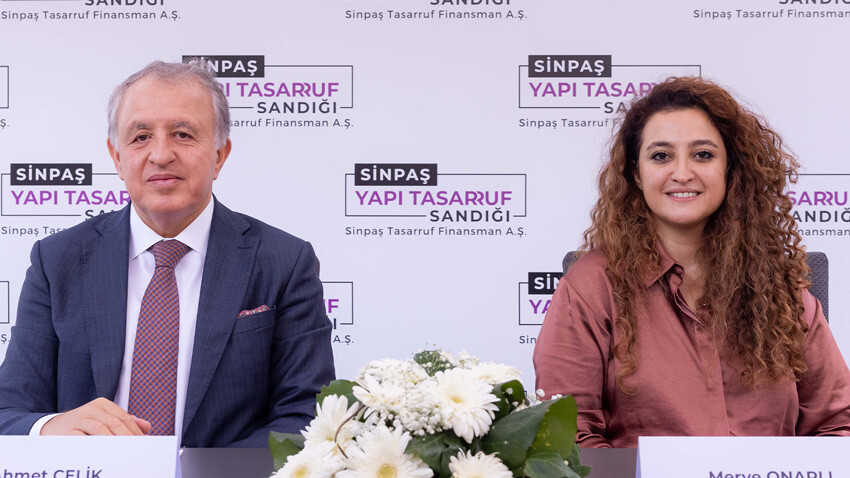 Ev-araba alacaklara faizsiz finansman desteği 'Sinpaş Yapı Tasarruf Sandığı' ile tüm Türkiye'de 1974’ten bu yana hayata geçirdiği 87 proje ile Türkiye gayrimenkul sektöründe öncü rol üstlenen Sinpaş, tecrübesi ve verdiği güvenle bugüne kadar 120 bin kişiyi ev, ofis ve işyeri sahibi yaptı.