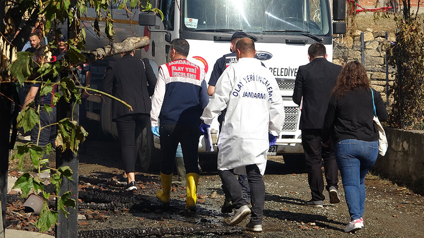 Evi alev alev yanarken, o kıpırdayamadı: Yatalak kadın yangında can verdi Evi alev alev yanarken, o kıpırdayamadı: Yatalak kadın yangında can verdi
