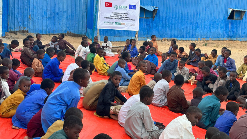 İDDEF, Peygamber Efendimiz Hz. Muhammed (S.A.V)'in dünyaya teşrifleri münasebetiyle Afrika ve Asya’daki 14 ülkede Mevlid-i Şerif programı düzenledi.