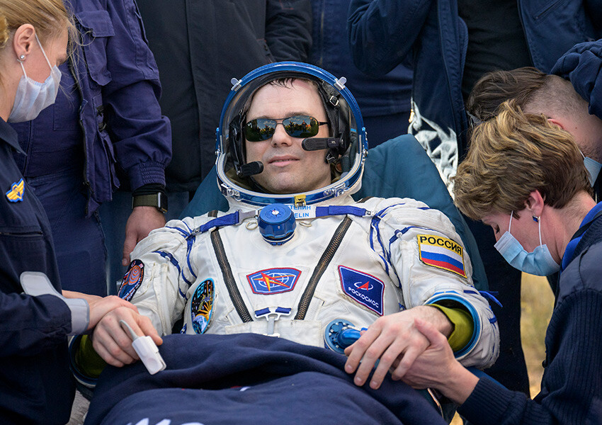 Uzayda tam 1 yıl kaldılar! Astronot ve kozmonotlar Dünya'ya döndü rus kozmonot