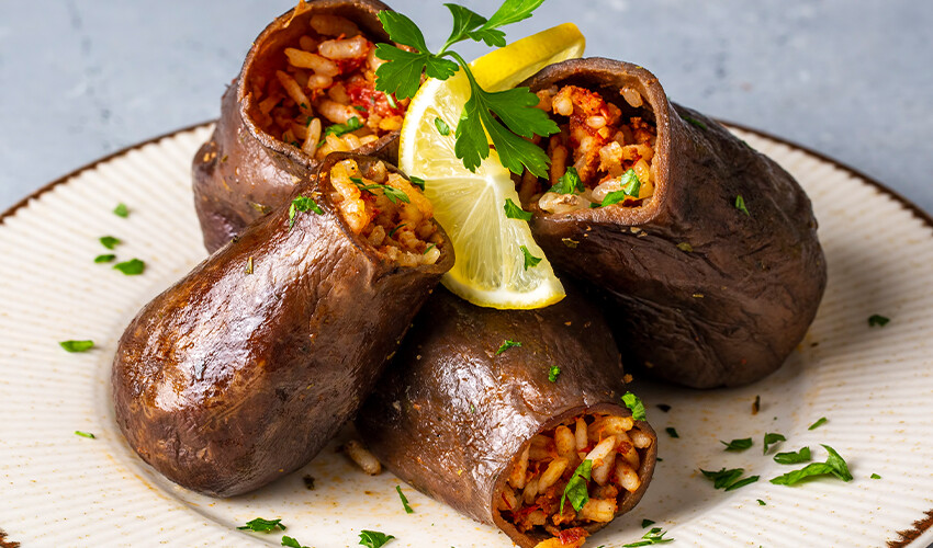 Kuru dolma yaparken aklınızda olsun… Tadı enfes oluyor, pirinçler sert kalmıyor Kuru dolma yaparken aklınızda olsun… Tadı enfes oluyor, pirinçler sert kalmıyor