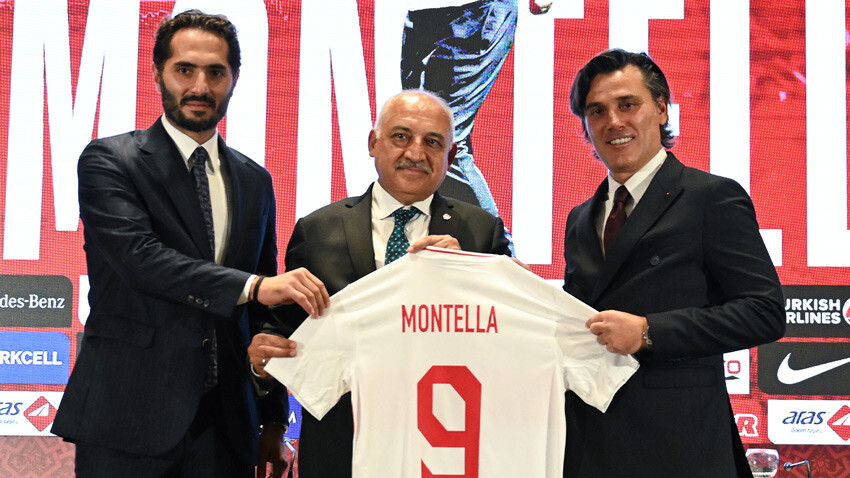 A Milliler Montella'ya emanet! 3 yıllık imzayı attı: Bu formayı giymek hediye değil, prestij...  İtalyan teknik adam 3 yıllık imzayı attı, A Milli Futbol Takımı'nda Montella dönemi resmen başladı.