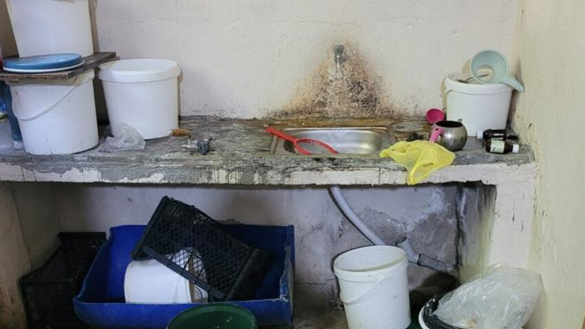 Peynir imalathanesinde mide bulandıran görüntüler! Bunları vatandaşa yediriyorlar Peynir imalathanesinde mide bulandıran görüntüler! Bunları vatandaşa yediriyorlar