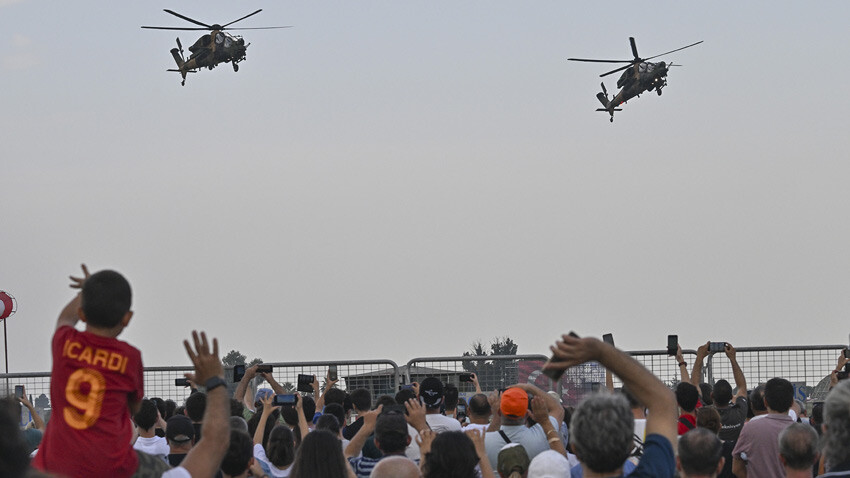 TEKNOFEST İzmir'de başladı! Selçuk Bayraktar: Dünyanın daha önce şahit olmadığı zihinsel bir devrim... TEKNOFEST İzmir'de başladı! Selçuk Bayraktar: Dünyanın daha önce şahit olmadığı zihinsel bir devrim...