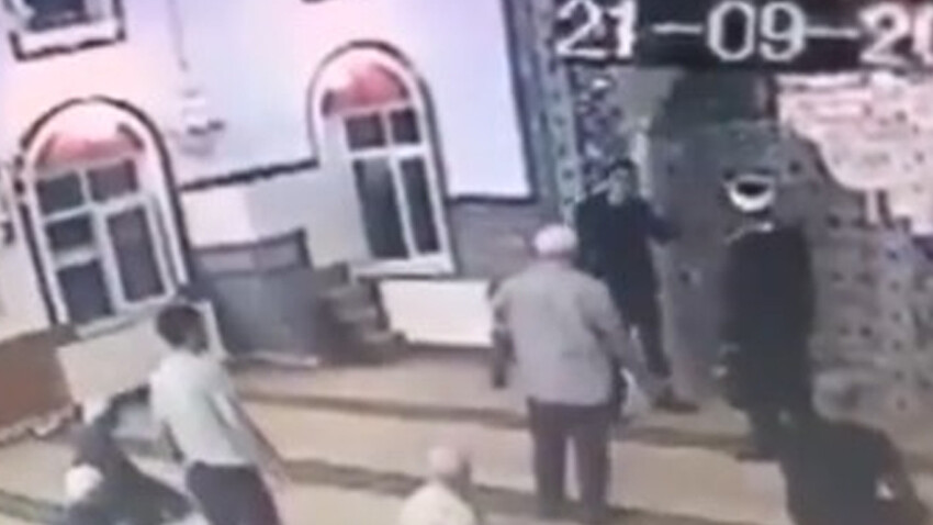 Isparta'da camiye ayakkabılarıyla girip namaz kıldıran imama bağıran kişiyle ilgili gerçek ortaya çıktı ısparta cami