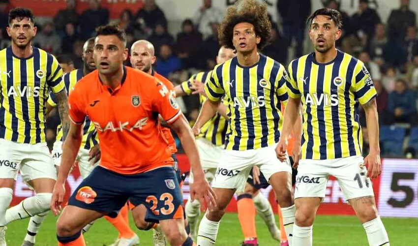 Kadıköy'de dev mücadele! Fenerbahçe - Başakşehir muhtemel 11'ler Kadıköy'de dev mücadele! Fenerbahçe - Başakşehir muhtemel 11'ler
