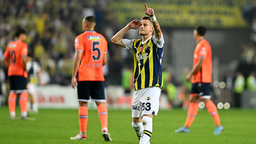 Fenerbahçe'nin Polonyalı yıldızı Sebastian Szymanski'den 13'te 13 yorumu Fenerbahçe'nin Polonyalı yıldızı Sebastian Szymanski'den 13'te 13 yorumu