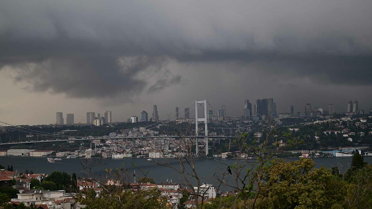 Meteoroloji İstanbul için &quot;Turuncu&quot; kodlu uyarıda bulundu! 15 il için de &quot;sarı&quot; kod verildi