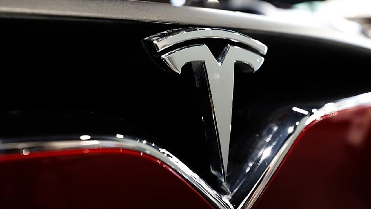 Tesla&#039;dan ırkçı tacize tolerans!