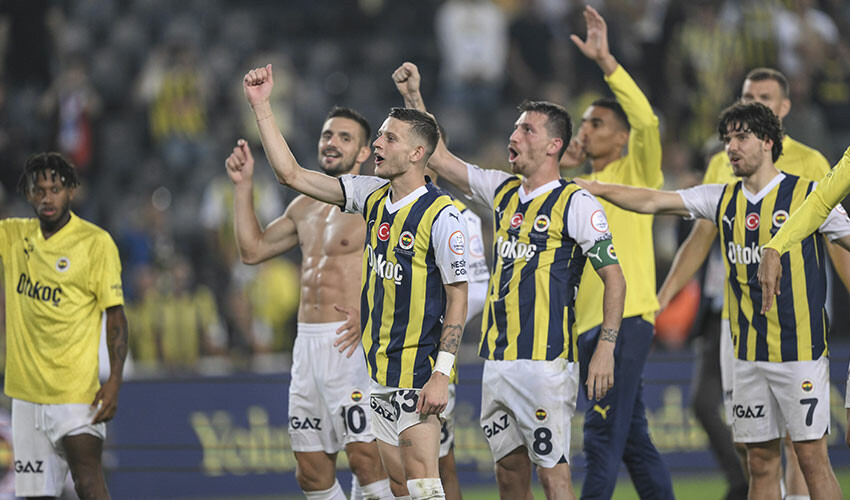 Rıdvan Dilmen Fenerbahçeli yıldıza övgüler yağdırdı: Kesin gider, 40 milyon Euro! Rıdvan Dilmen Fenerbahçeli yıldıza övgüler yağdırdı: Kesin gider, 40 milyon Euro!