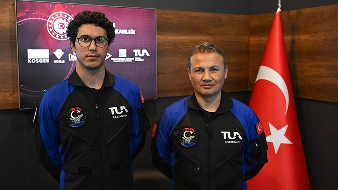 Cumhurbaşkanı tarafından verilmişti... İlk Türk astronot açıkladı: Uzayda &#039;dalgalandırdıktan&#039; sonra kendisine teslim edeceğiz