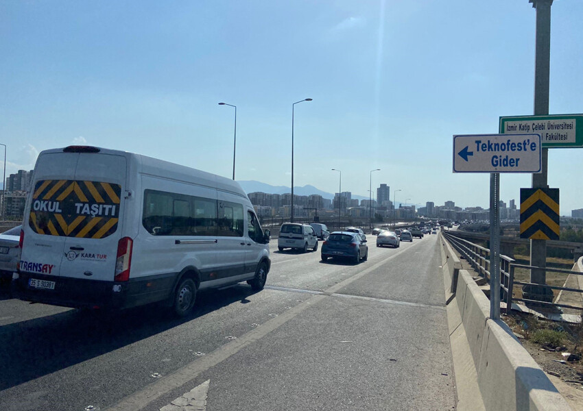 İzmir’de kilometrelerce TEKNOFEST kuyruğu