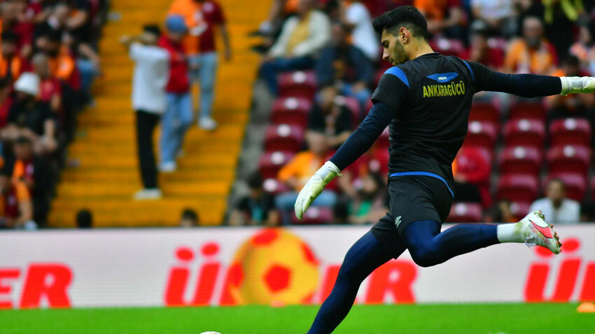 Okan Buruk'tan Manchester United sözleri: Galatasaray her maçı kazanmak için oynar, başka bir düşüncemiz yok Okan Buruk'tan Manchester United sözleri: Galatasaray her maçı kazanmak için oynar, başka bir düşüncemiz yok