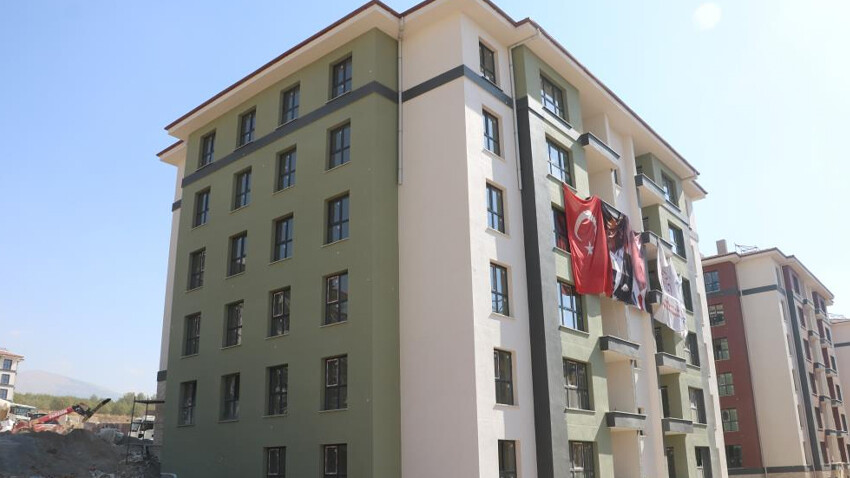 Kahramanmaraş’ta depremzede konutları hızla yükseliyor, örnek daireler hazırlandı! Teslim edileceği tarih belli oldu Kahramanmaraş’ta depremzede konutları hızla yükseliyor, örnek daireler hazırlandı! Teslim edileceği tarih belli oldu