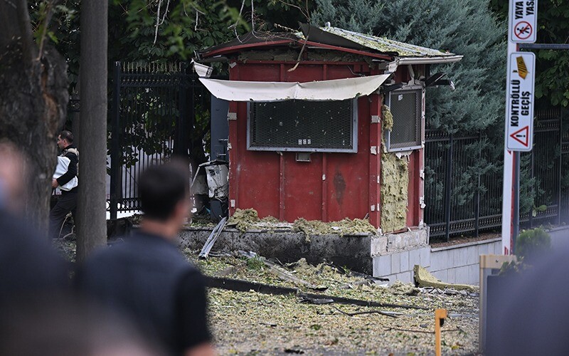 Siyasilerden tepkiler peş peşe! Ankara'daki hain saldırı girişimine sessiz kalmadılar Siyasilerden tepkiler peş peşe! Ankara'daki hain saldırı girişimine sessiz kalmadılar
