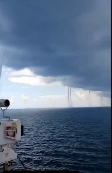 Akdeniz’de korkutan görüntü! Aynı anda birden fazla hortum oluştu Hatay- hortum