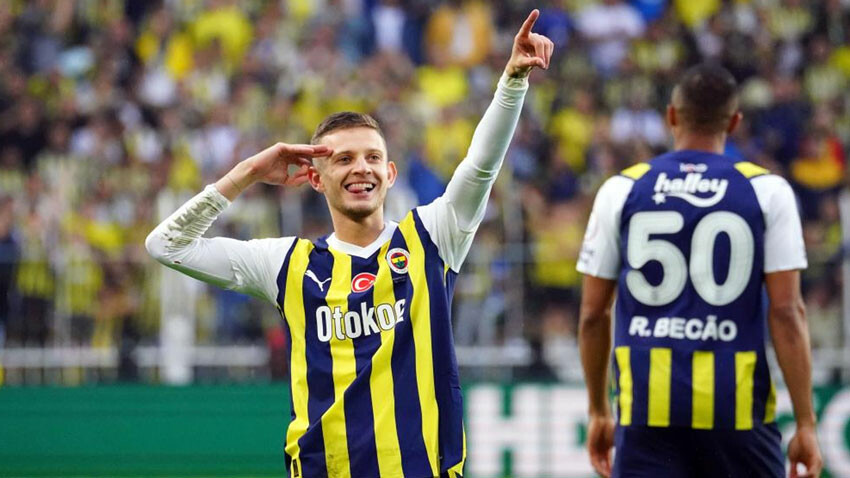 Fenerbahçe'de Szymanski & Alex de Souza karşılaştırmalarına İsmail Kartal da katıldı Fenerbahçe'de Szymanski & Alex de Souza karşılaştırmalarına İsmail Kartal da katıldı