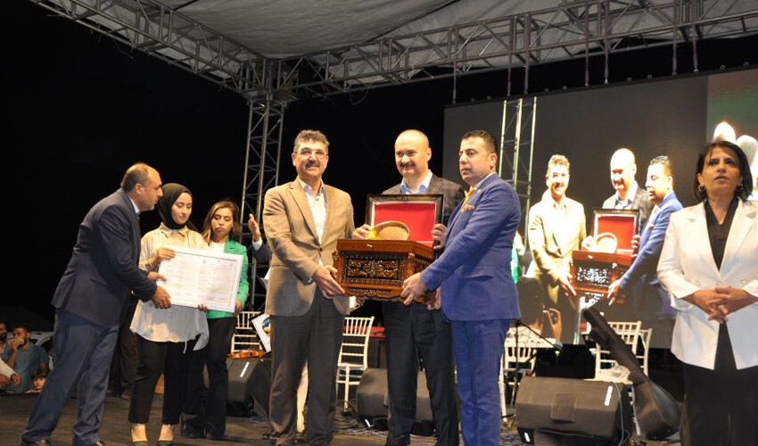 Doğal ortamda el değmeden üretiliyor: Bal değil servet.. 160 bin liraya satıldı Doğal ortamda el değmeden üretiliyor: Bal değil servet.. 160 bin liraya satıldı