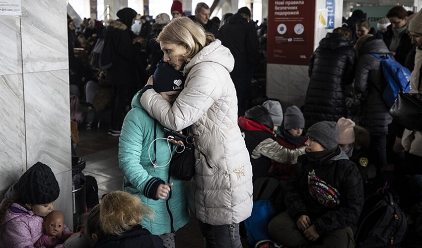 Ukraynalı siviller Rusya'nın işgalindeki bölgelerden ayrılıyor! Ukraynalı siviller Rusya'nın işgalindeki bölgelerden ayrılıyor!
