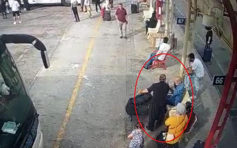 Terminalde akılalmaz olay! Kavga ederken aynı anda kalp krizi geçirdiler