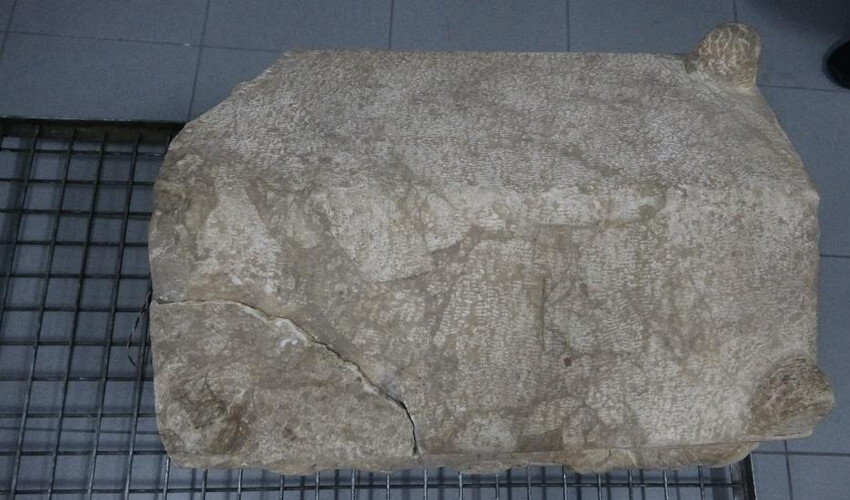 Ekipler halıya sarılı şekilde buldu.. Roma dönemine ait, değeri 400 bin dolar