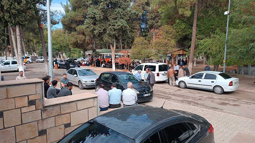 Kız kaçırma meselesinde kan aktı:1 ölü, 2 yaralı Kız kaçırma meselesinde kan aktı:1 ölü, 2 yaralı