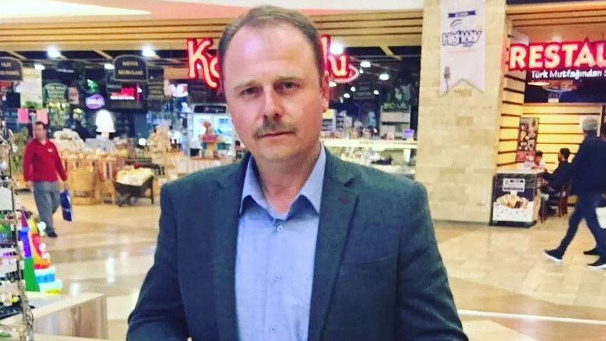 Yıllardır baktığı arılar sonu oldu: Boğazı şişen adam can verdi Arı sokması nedeniyle hayatını kaybetti