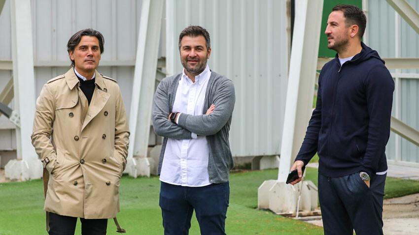 Konyaspor'un antrenmanını izleyen Montella, Türkiye-Letonya maçı öncesinde kullanacağı tesisin sahalarını inceledi