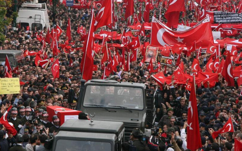 Şehidin kanı yerde kalmadı! Babası müjdeli haberi kabrinde verdi: Oğlum artık rahat uyuyabilirsin Şehidin kanı yerde kalmadı! Babası müjdeli haberi kabrinde verdi: Oğlum artık rahat uyuyabilirsin