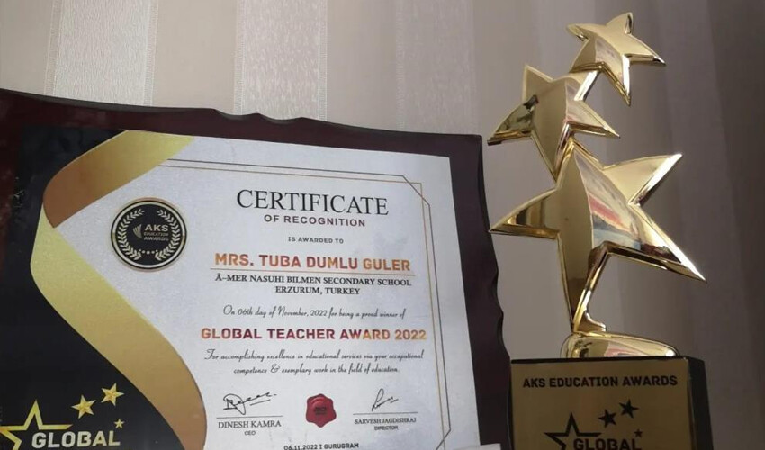 Tuba öğretmen gururlandırdı! Dünyanın en iyi 50 öğretmeni arasında Tuba öğretmen gururlandırdı! Dünyanın en iyi 50 öğretmeni arasında
