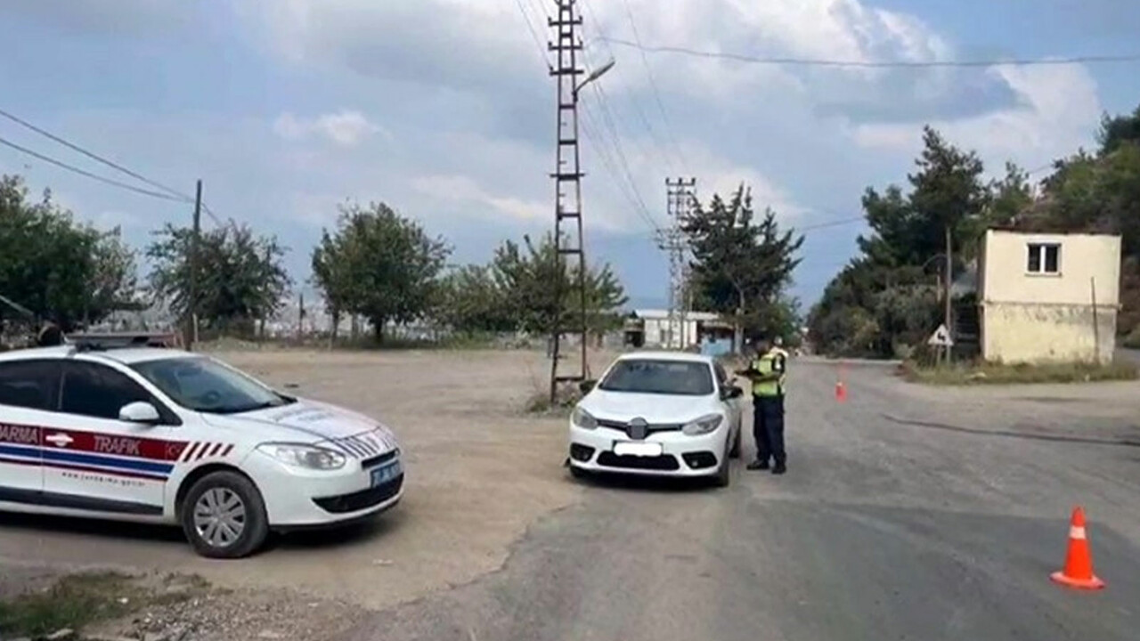 Jandarma düzensiz göçmenlere göz açtırmıyor: Yüzlerce kişi yakalandı