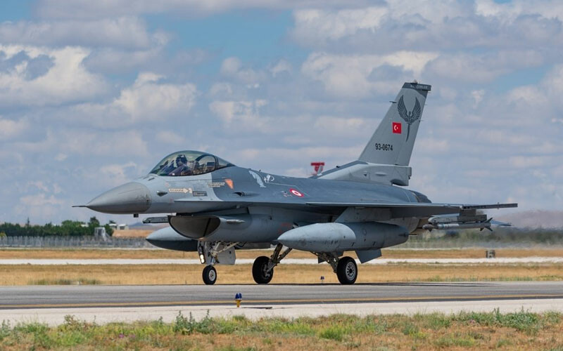 Türk Hava Kuvvetleri'ne ait F-16 savaş uçağı