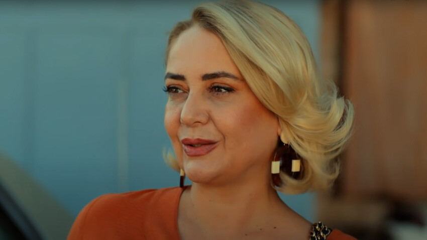 Kızılcık Şerbeti'nin Pembe'si sarışın haliyle herkesi şaşırttı! Görüntüsüyle Alev'e taş çıkarttı Kızılcık Şerbeti'nin Pembe'si sarışın haliyle herkesi şaşırttı! Görüntüsüyle Alev'e taş çıkarttı