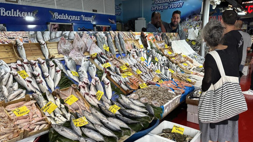 Denizlerden adeta fışkırıyor: Tezgahların yıldızı oldu.. Fiyatının düşmesi bekleniyor