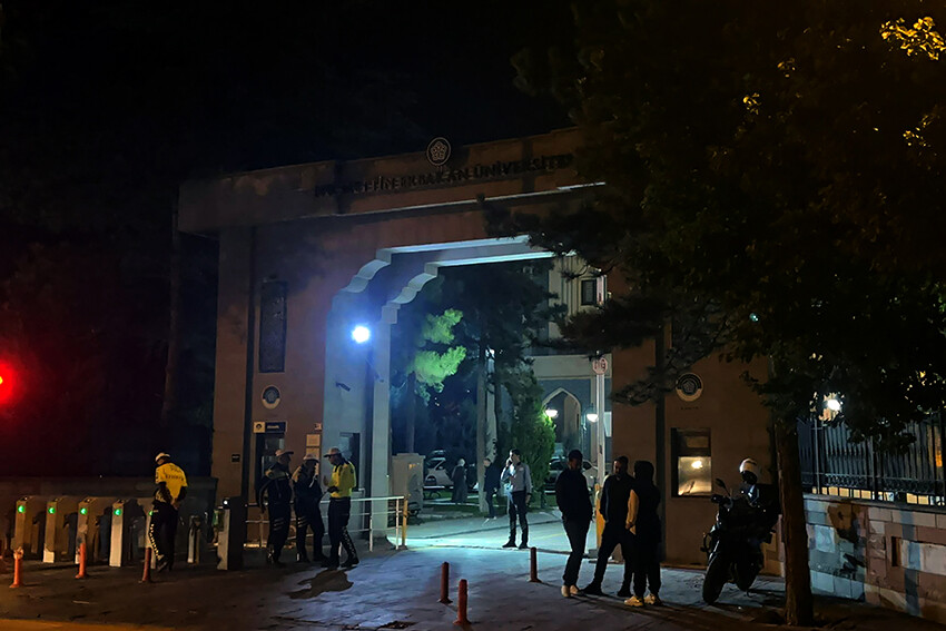 Fakültede izin kavgası! Profesör, profesörü silahla vurdu... Fakültede izin kavgası! Profesör, profesörü silahla vurdu...