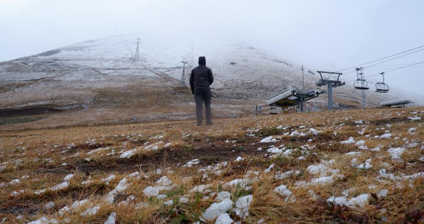 Beyaz örtü indi, Doğu bölgesinin yüksek kesimlerine yılın ilk karı yağdı!