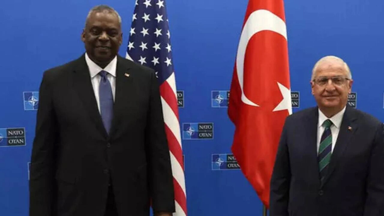 Milli Savunma Bakanı Güler, ABD'li mevkidaşı ile görüştü: Gündem Suriye'deki son gelişmeler Milli Savunma Bakanı Güler, ABD'li mevkidaşı ile görüştü: Gündem Suriye'deki son gelişmeler