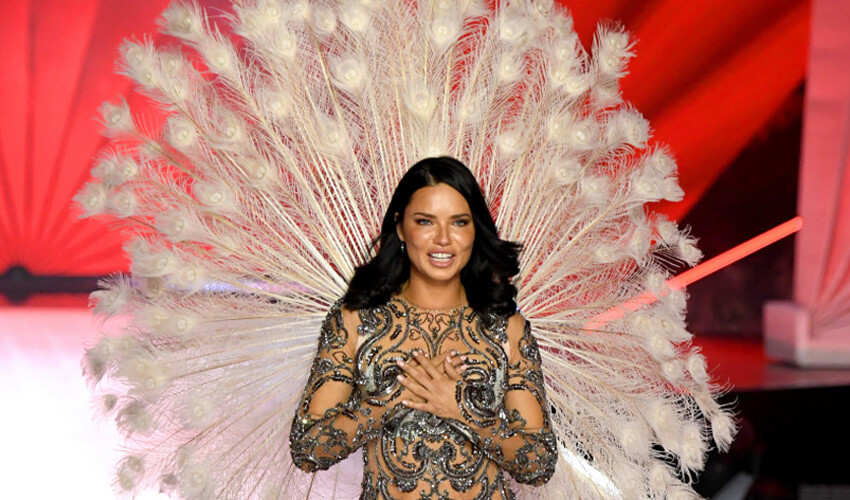 Adriana Lima’nın kabus anları… Lüks otelde tahtakurusu istilasına uğradı Adriana Lima
