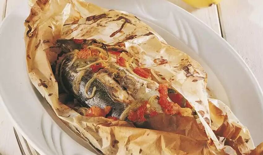 <h3><strong>USKUMRU:</strong></h3><p>Çok yüksek oranda omega-3 içeren uskumru unutkanlığa çok iyi gelir. Ayrıca kalp sağlığı ve kanser başta olmak üzere pek çok hastalıktan korumaya yardımcı olur.</p>