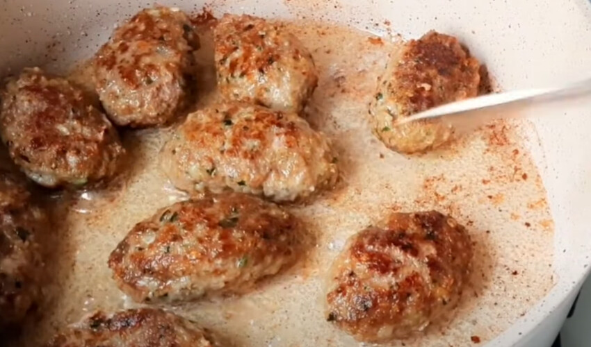 Bir damlası bile köfteyi kabartıyor! Balkanlı ustanın sır tarifiyle köfte asla sönmüyor Bir damlası bile köfteyi kabartıyor! Balkanlı ustanın sır tarifiyle köfte asla sönmüyor - 4. Resim