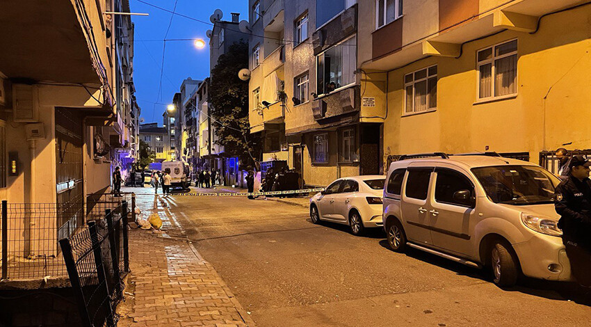 Esenler'de yangın faciası! 3 çocuğunu alevlerden aldı, 2 yaşındaki kızını kurtaramadı Esenler'de yangın faciası! 3 çocuğunu alevlerden aldı, 2 yaşındaki kızını kurtaramadı