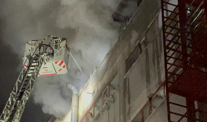 İstanbul'da tekstil atölyesinde yangın İstanbul'da tekstil atölyesinde yangın