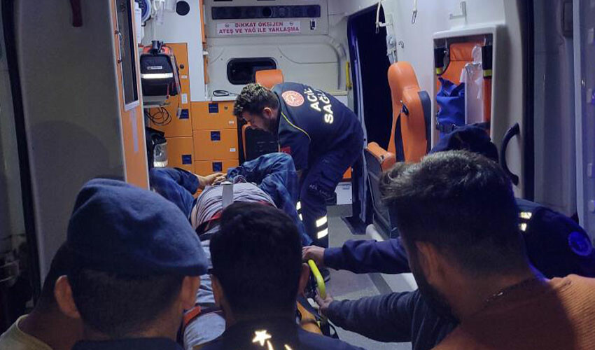 Uçurumda 5 saat yaşam mücadelesi verdi, hastanede hayatını kaybetti Uçurumda 5 saat yaşam mücadelesi verdi, hastanede hayatını kaybetti