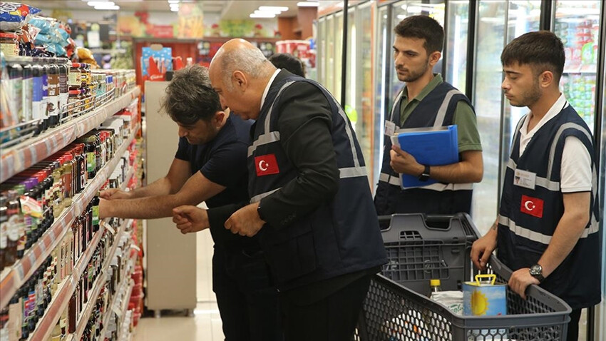 Bakan Bolat tarih verdi: Emlak ve otomobil piyasasına yeni düzenleme geliyor Bakan Bolat tarih verdi: Emlak ve otomobil piyasasına yeni düzenleme geliyor