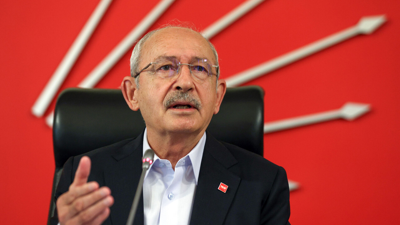CHP'de kararsızlar, genel merkez kıskacında CHP'de kararsızlar, genel merkez kıskacında