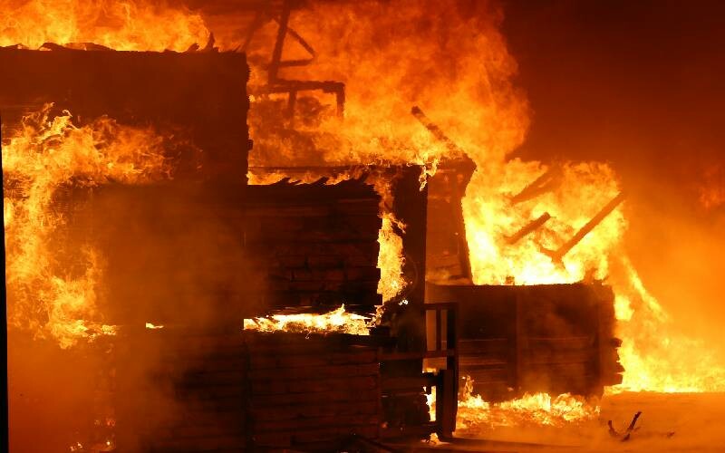 Kırklareli’nde fabrika yangını: Alevler geceyi aydınlattı!
