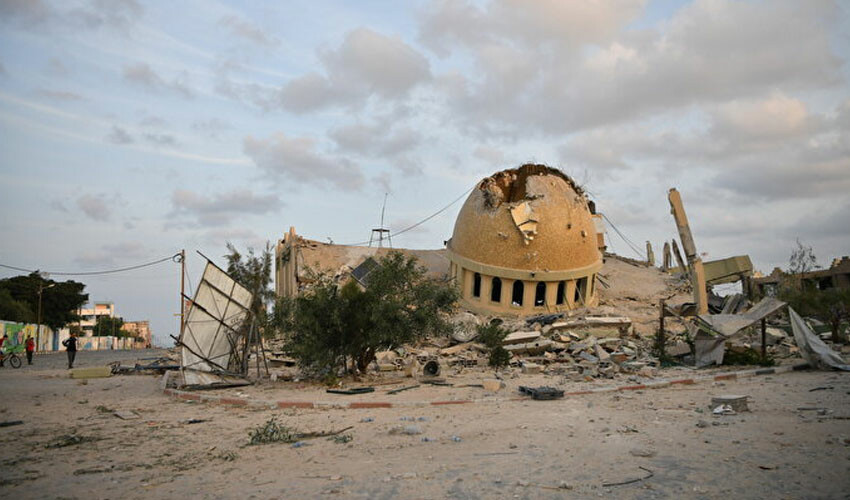 İsrail sivilleri ve camileri hedef aldı: Gazze yerle bir oldu