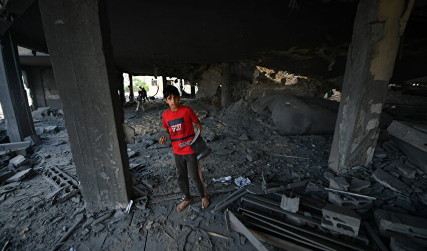 İsrail sivilleri ve camileri hedef aldı: Gazze yerle bir oldu